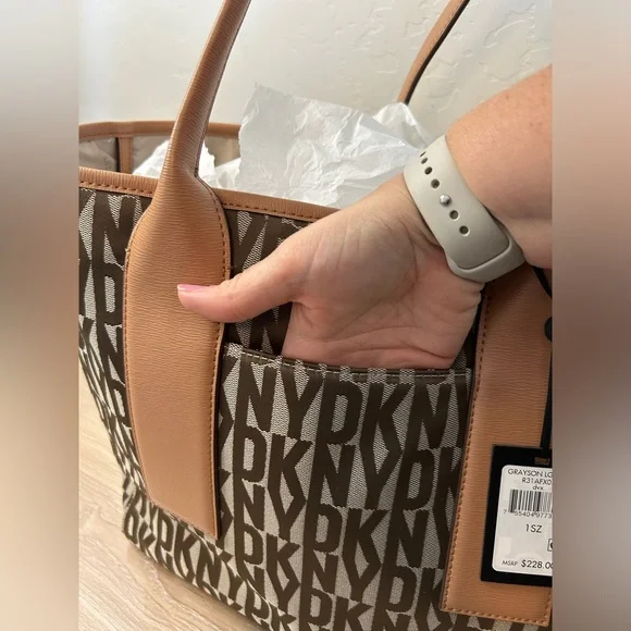 DKNY Tote NWT & Wristlet NWOT BUNDLE - Picture 13 of 14